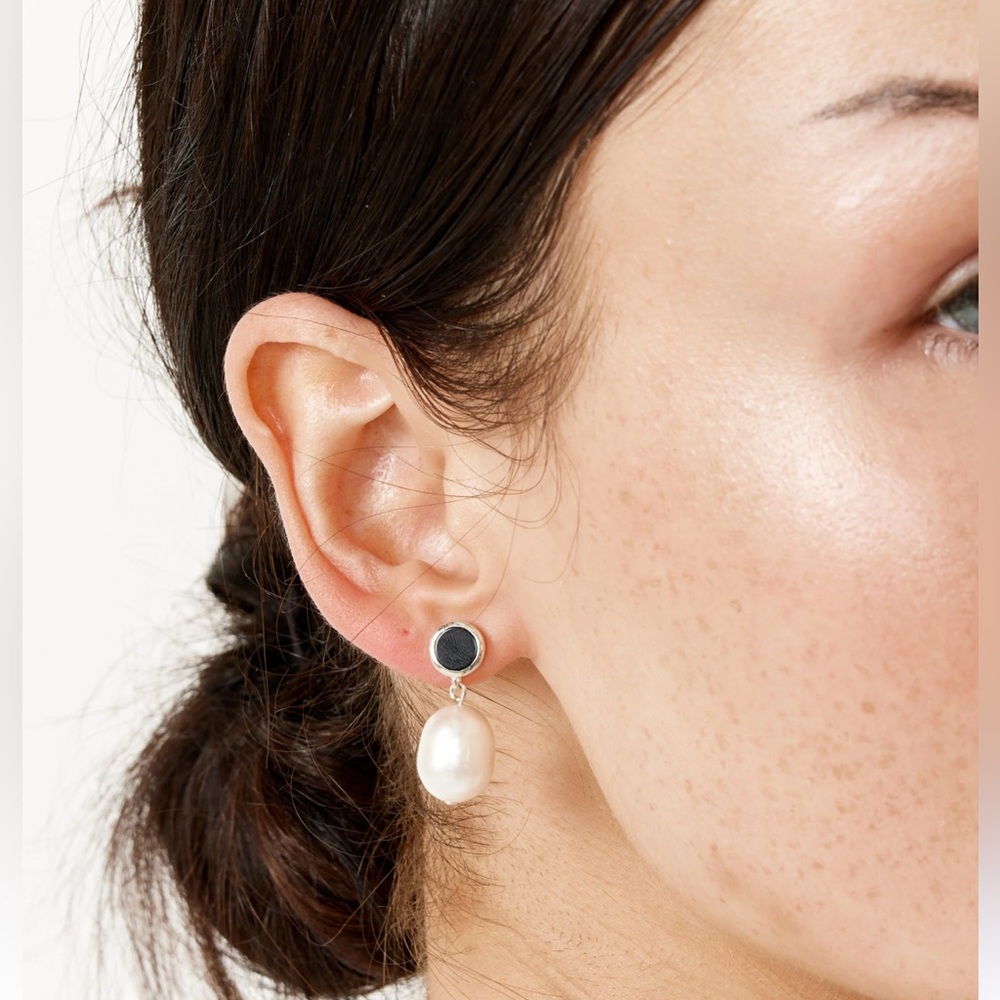 Sophie Buhai - Onyx Neue Pearl Drop Earrings 🤍🖤🩶